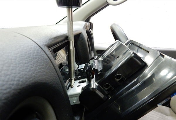 ホンダN-BOXにナビを取り付ける際、加工する箇所の説明図です。