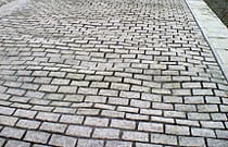 Belgian(stone pavement)paths